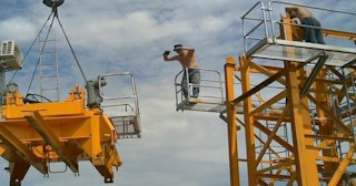 Демонтаж башенного крана в Тюмени - услуги по демонтажу от Сварной-Тюм от 1566 руб.